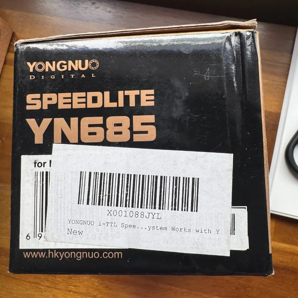 Yongnuo YN685 Wireless TTL Speedlite for Nikon Cameras